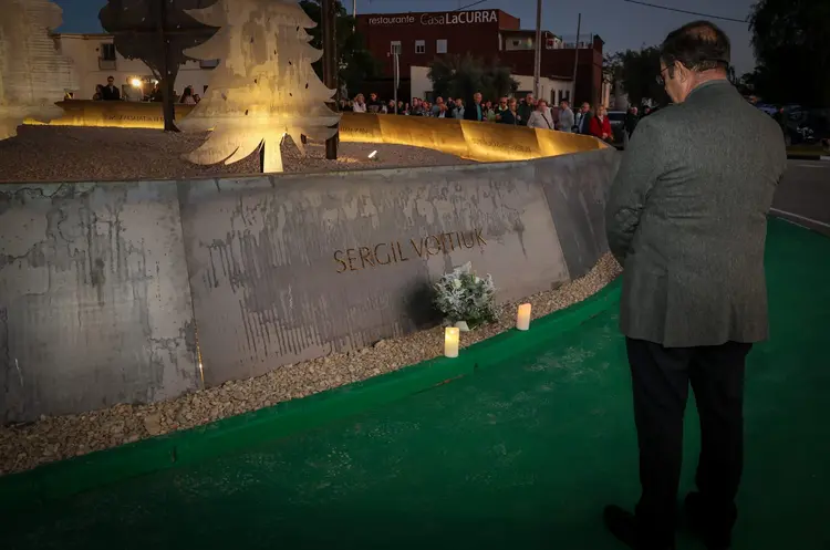 Torrent rinde homenaje a las víctimas de la DANA en el primer aniversario de la tragedia 1 9