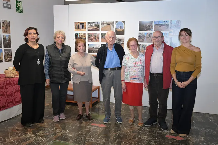 Paiporta rinde homenaje a supervivientes de la DANA y la riada del 57 1 DSC4550f