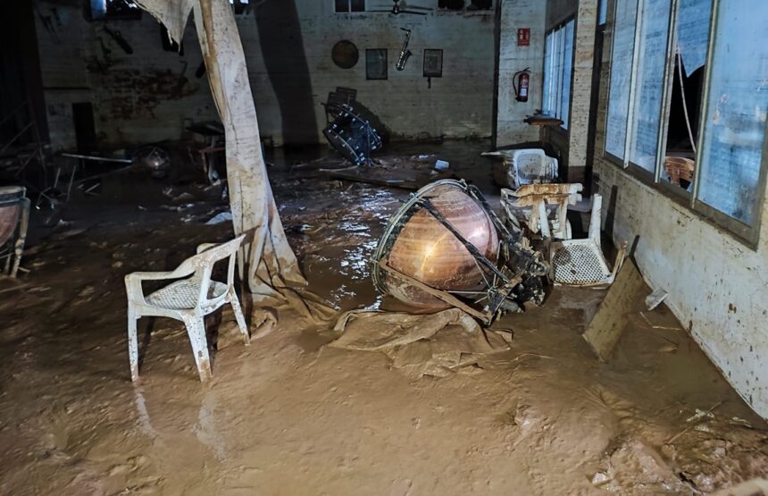 Johnny Depp dona 65.000 dólares a Asociación Musical de Massanassa afectada por la dana 1 Estado en el que quedó la sede del CIM Massanassa ras el paso de la dana.