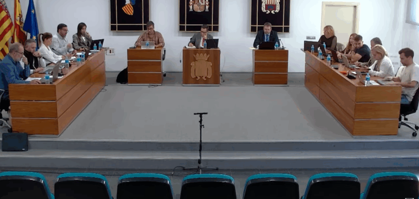 Ple de l'Ajuntament de Canet d'en Berenguer.