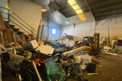 Ferrovelleria precintada a Benigànim.