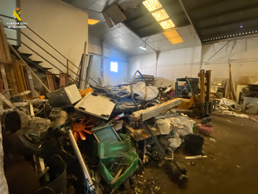 Ferrovelleria precintada a Benigànim.