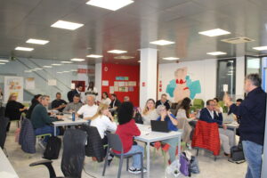 Aldaia impulsa la digitalización segura con WhatsApp e IA en un taller práctico 23 IMG 8439