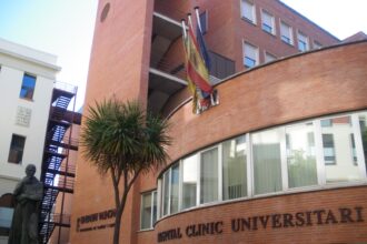 fachada hospital clinico