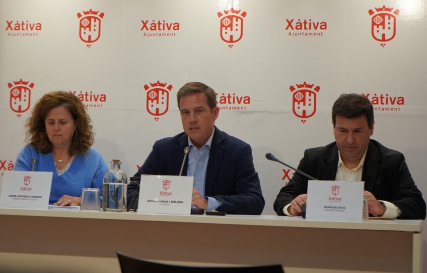Amor Amorós, Roger Cerdà i Ignacio Reig, en la presentació dels pressupostos de Xàtiva.