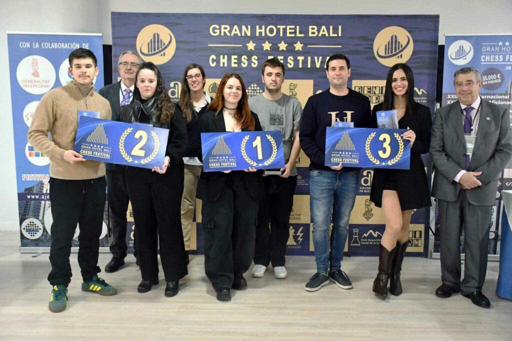 Benidorm firma una edición histórica del Festival Internacional Gran Hotel Bali con récord de participación y nivel mundial 2 2025 podio Mixtas Bali