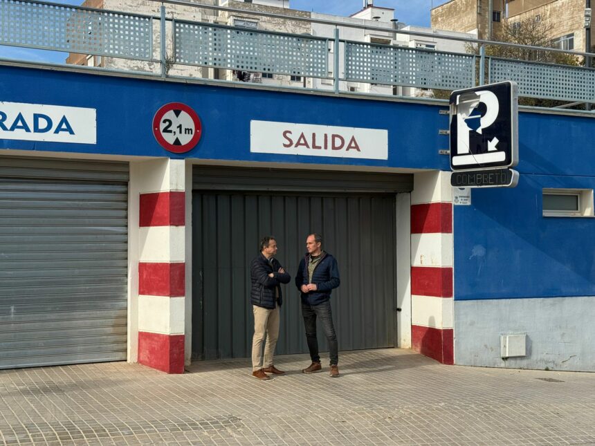 Parking en el centro de Chiva