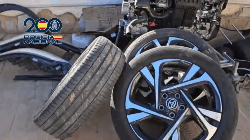 Piezas encontradas en el taller clandestino de La Nucía.