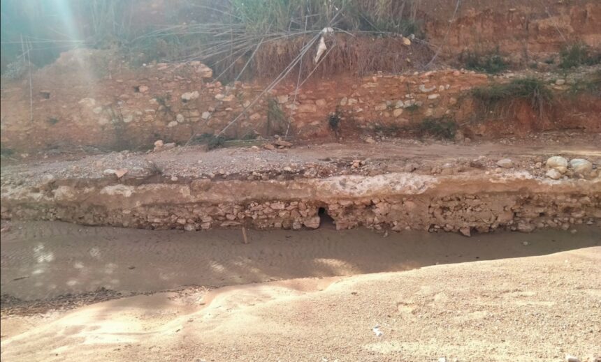 Imagen de parte de la acequia descubierta con la DANA.
