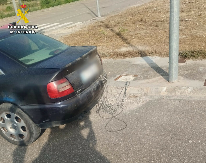 Vehicle utilitzat en el robatori de coure.