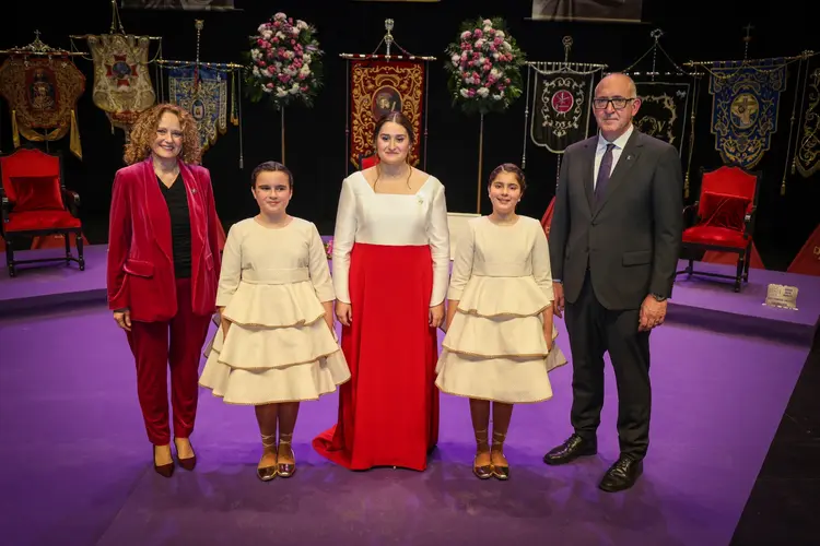 NOMBRAMIENTOREINAENCUENTRO4