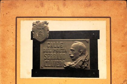 VSC 0010 Placa calle VSC en Requena del escultor Jose Arnal foto E Vizcaino Grao Valencia