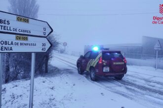 La nieve ha llegado al interior norte de Castelló.