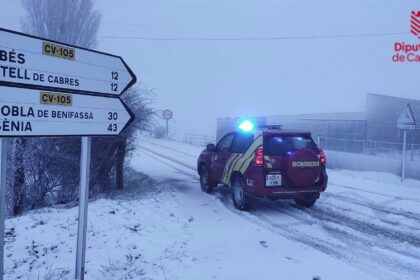 La nieve ha llegado al interior norte de Castelló.