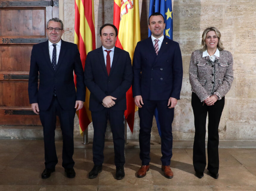 Juanfran Pérez Llorca, junto los presidentes de las diputaciones provinciales.
