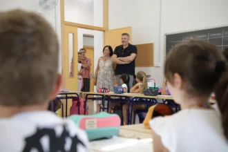 MayoriRocadurantunavisitaauncentreeducatiu