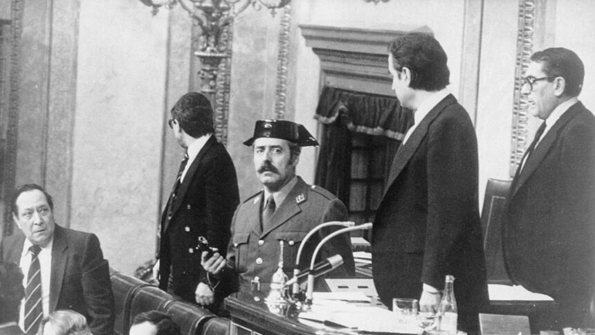 Antonio Tejero, durant l'intent de cop d'estat del 23-F de 1981.