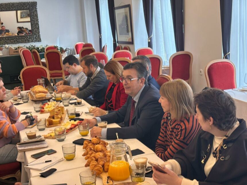 DESAYUNO VICENTE LAFUENTE CEV 2