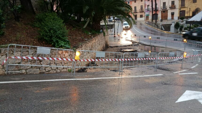 Xàtiva ja executa les obres junt a la Font de 25 Dolls.