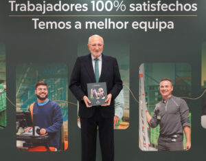 Juan Roig en el Centro de Coinnovacion en Poligono Fuente del Jarro en Paterna Valencia