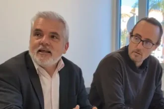 ManuelVerdeguerensuvisitaalHospitaldeManises e1773767823857