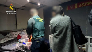 Detenidos en Llíria, Pedralba y Villar del Arzobispo los autores de una veintena de robos 35 desfribrilador valencia editada.00 00 49 10.Imagen fija002