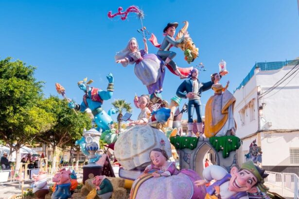 Falla de la Comissió Plaça Rodrigo de Sagunt.