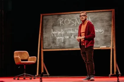 20260417UnaescenadeMapachecaptadaperPaulaRomanenledicioXXIIIEsceniamostradeteatreemergentdeFoios