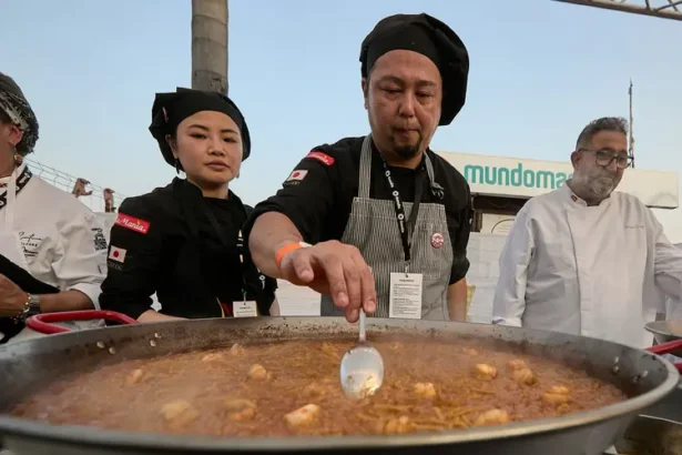 Gandia es prepara per a la fideuà més internacional.