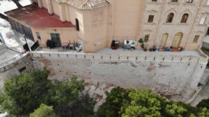 Cullera recibe fondos europeos para reparar los daños en su muralla histórica causados por la DANA de 2024 30 DRON DESPRES
