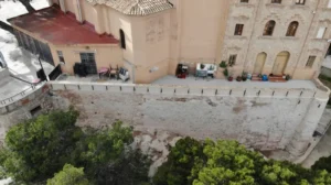 La Unió Europea injecta fons per a la restauració d'emergència de la muralla del Castell de Cullera després de la DANA 29 DRONDESPRES