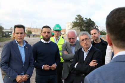 Imatge de la visita institucional a Sagunt.