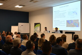 Técnicos de la CHJ también han expuesto a empresarios y empresarias las actuaciones ya en marcha y previstas