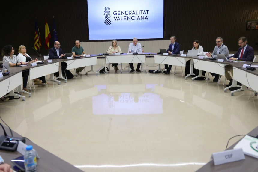 Mesa de negociación de los profesores y la Conselleria.