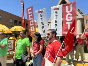 STEPV, CCOO y UGT rechazan el calendario de Educación y consultan este viernes al profesorado sobre continuar la huelga y movilizaciones 5 huelga profesores protesta