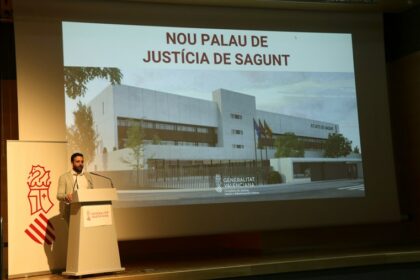L'alcalde de Sagunt, Darío Moreno, durant la presentació del projecte del Palau de Justícia.