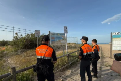 Membres de Protecció Civil de Gandia.