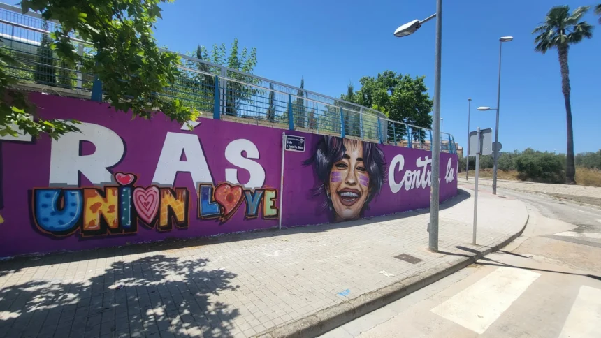 Mural pintado en Chiva contra la violencia machista.