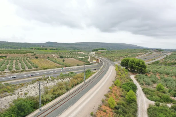Obres de desdoblament de la via entre l'Alcúdia de Crespins i la Encina.