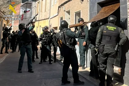 Imagen de la actuación de la Guardia Civil en Callosa de Segura.