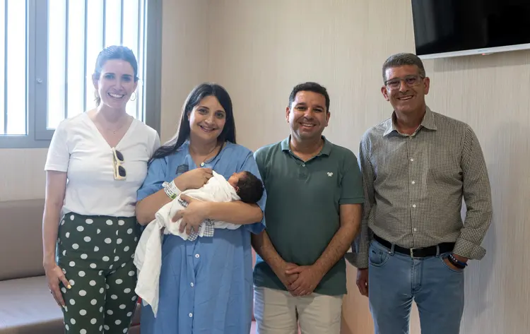 Blanca és la primera xiqueta nascuda al nou Hospital d'Ontinyent.