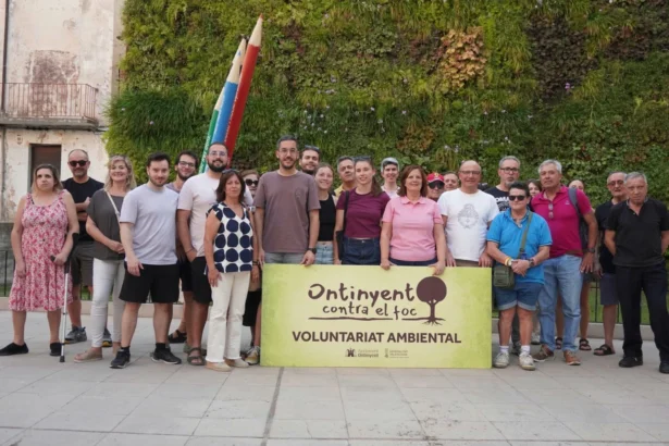 Voluntaris d'Ontinyent contra el Foc.