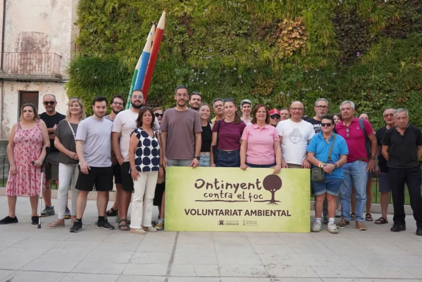 Voluntaris d'Ontinyent contra el Foc.