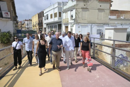 Imagen de la visita del ministro Puente a Paiporta.