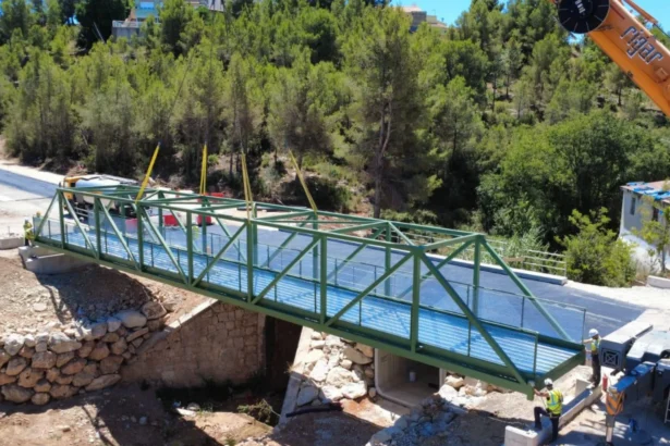 Pasarela entre Buñol y Alborache.