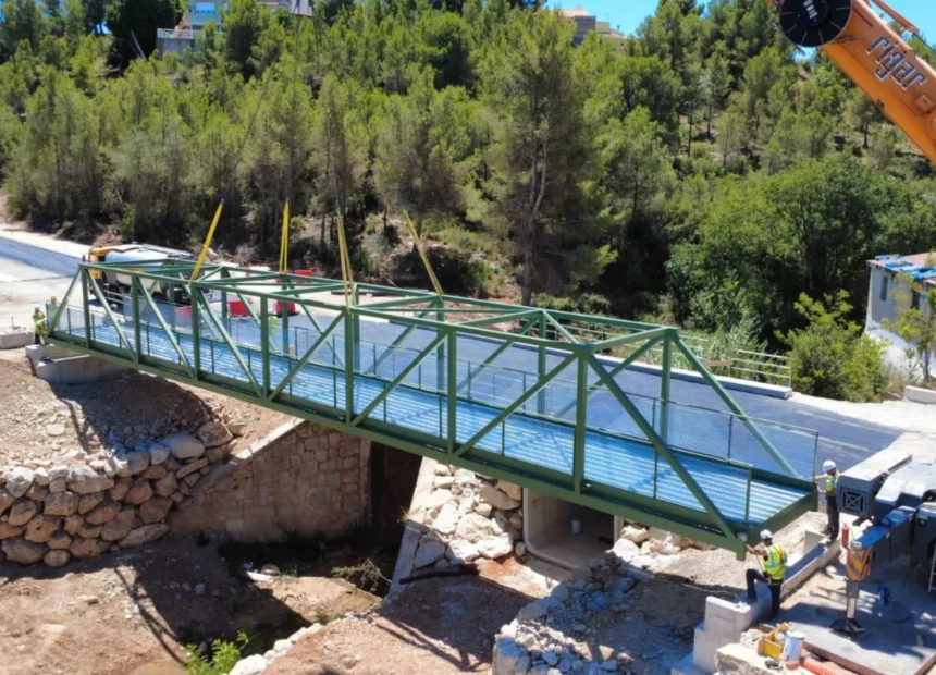 Pasarela entre Buñol y Alborache.