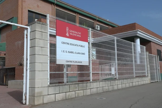 IES Isabel-Clara Simó de l'Alcúdia de Crespins.
