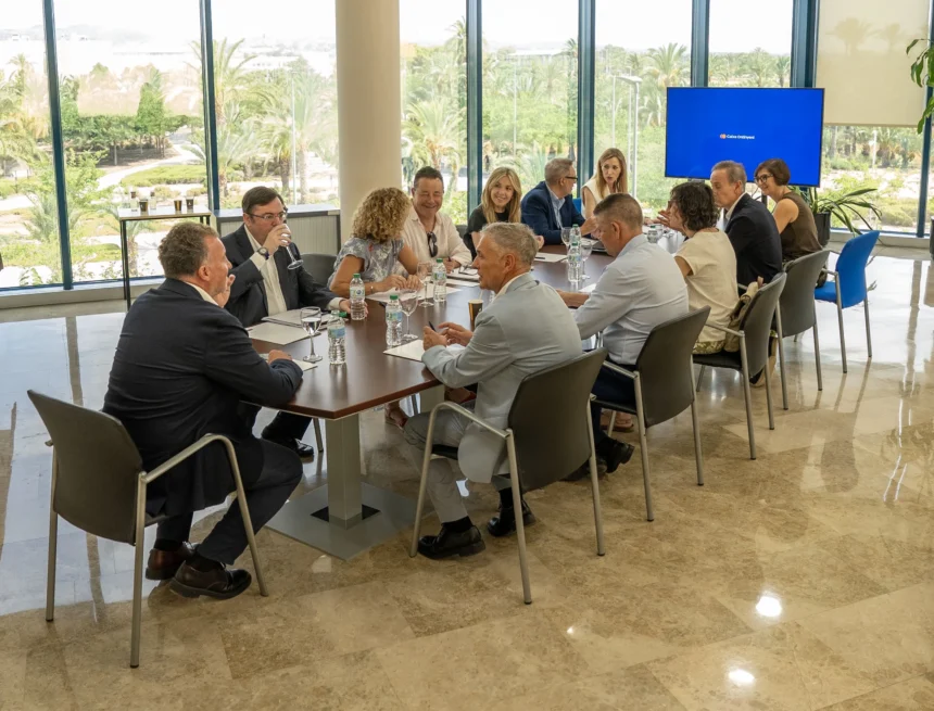 Reunió de Caixa Ontinyent a Elx.