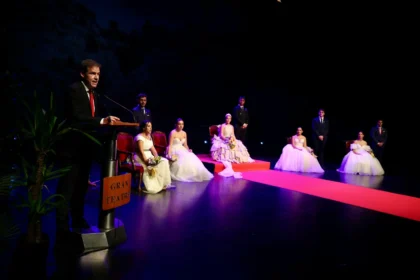 Acte de cloenda de la Fira de Xàtiva al Gran Teatre.