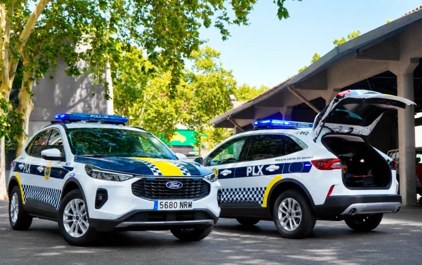 Nous cotxes de la Policia Local de Xàtiva.